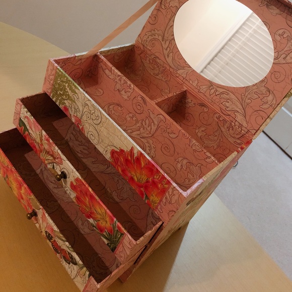 Brand New Jewelry Box - Picture 4 of 4